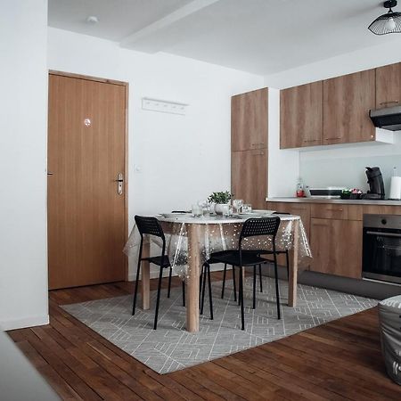 Spacieux Neuf Et Lumineux Hyper Centre Apartment Ernee Bagian luar foto