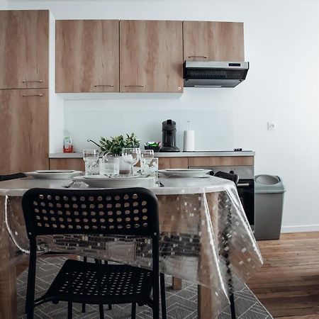 Spacieux Neuf Et Lumineux Hyper Centre Apartment Ernee Bagian luar foto