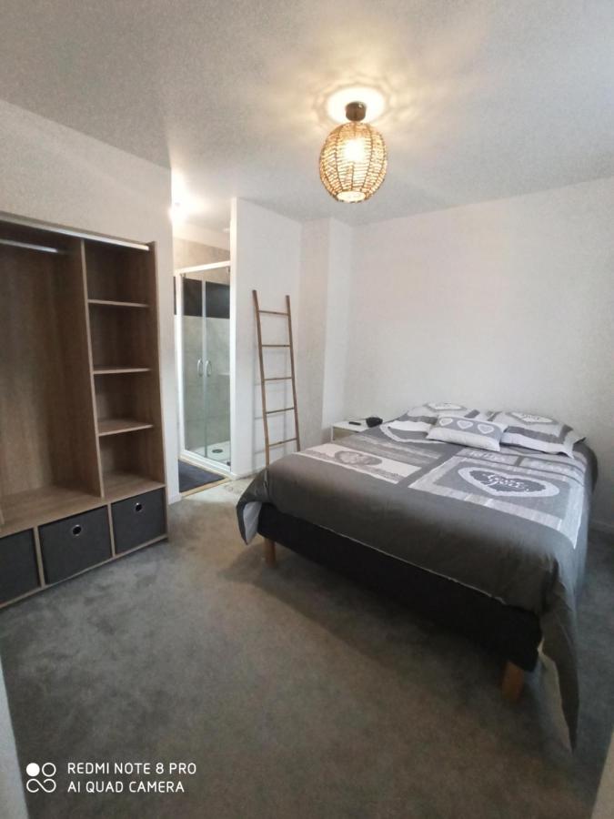 Spacieux Neuf Et Lumineux Hyper Centre Apartment Ernee Bagian luar foto