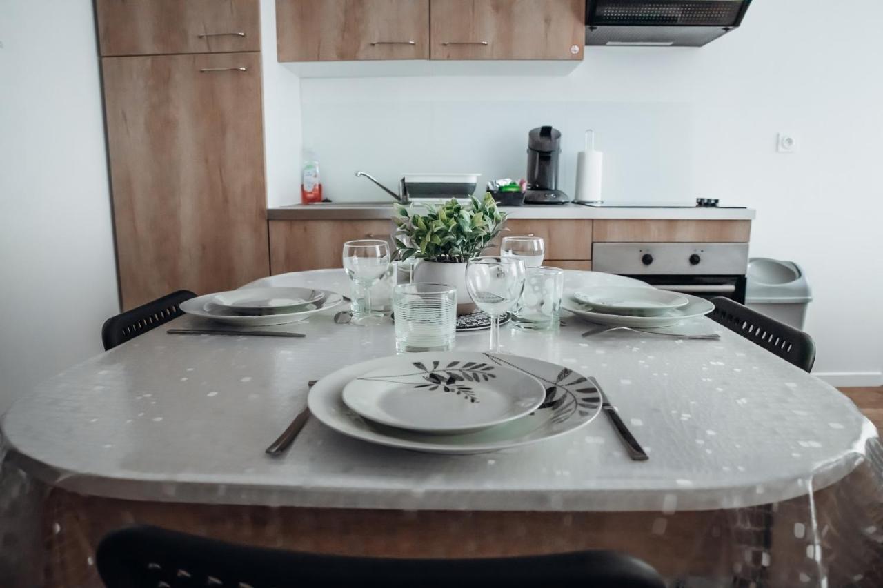 Spacieux Neuf Et Lumineux Hyper Centre Apartment Ernee Bagian luar foto